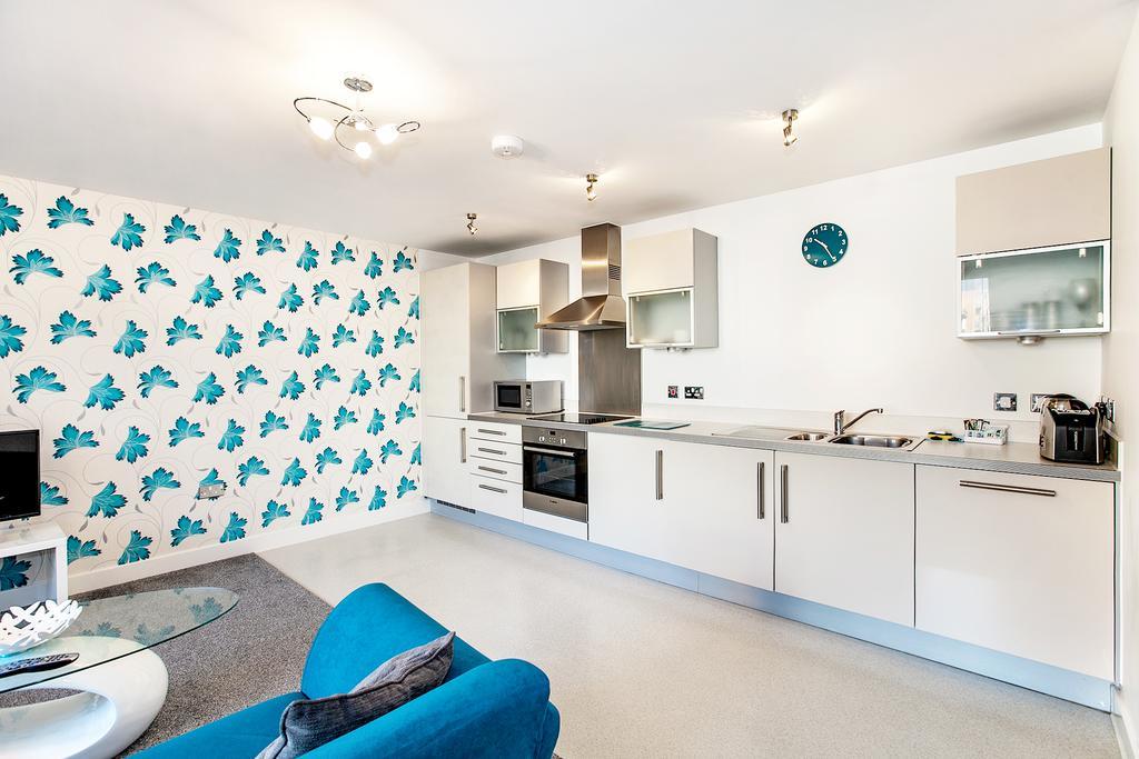 Shortstaymk Vizion Apartments, With Free Superfast Wi-Fi, Parking, Sky Sports And Movies Milton Keynes Bilik gambar