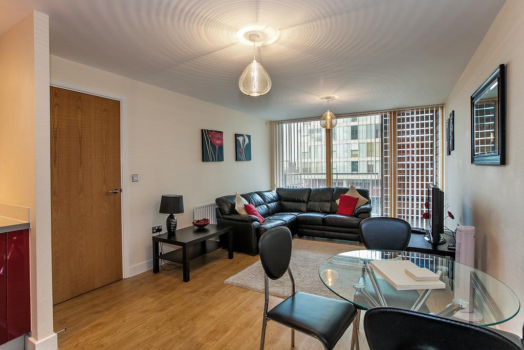 Shortstaymk Vizion Apartments, With Free Superfast Wi-Fi, Parking, Sky Sports And Movies Milton Keynes Bilik gambar