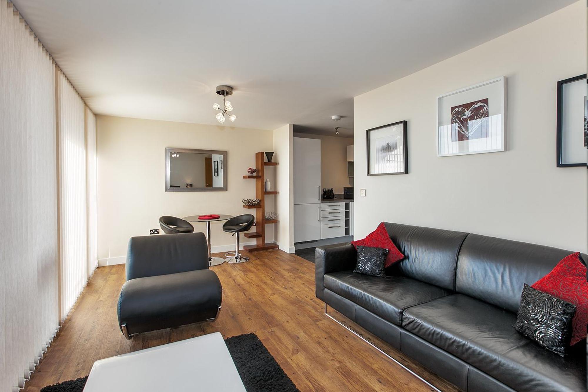Shortstaymk Vizion Apartments, With Free Superfast Wi-Fi, Parking, Sky Sports And Movies Milton Keynes Bilik gambar